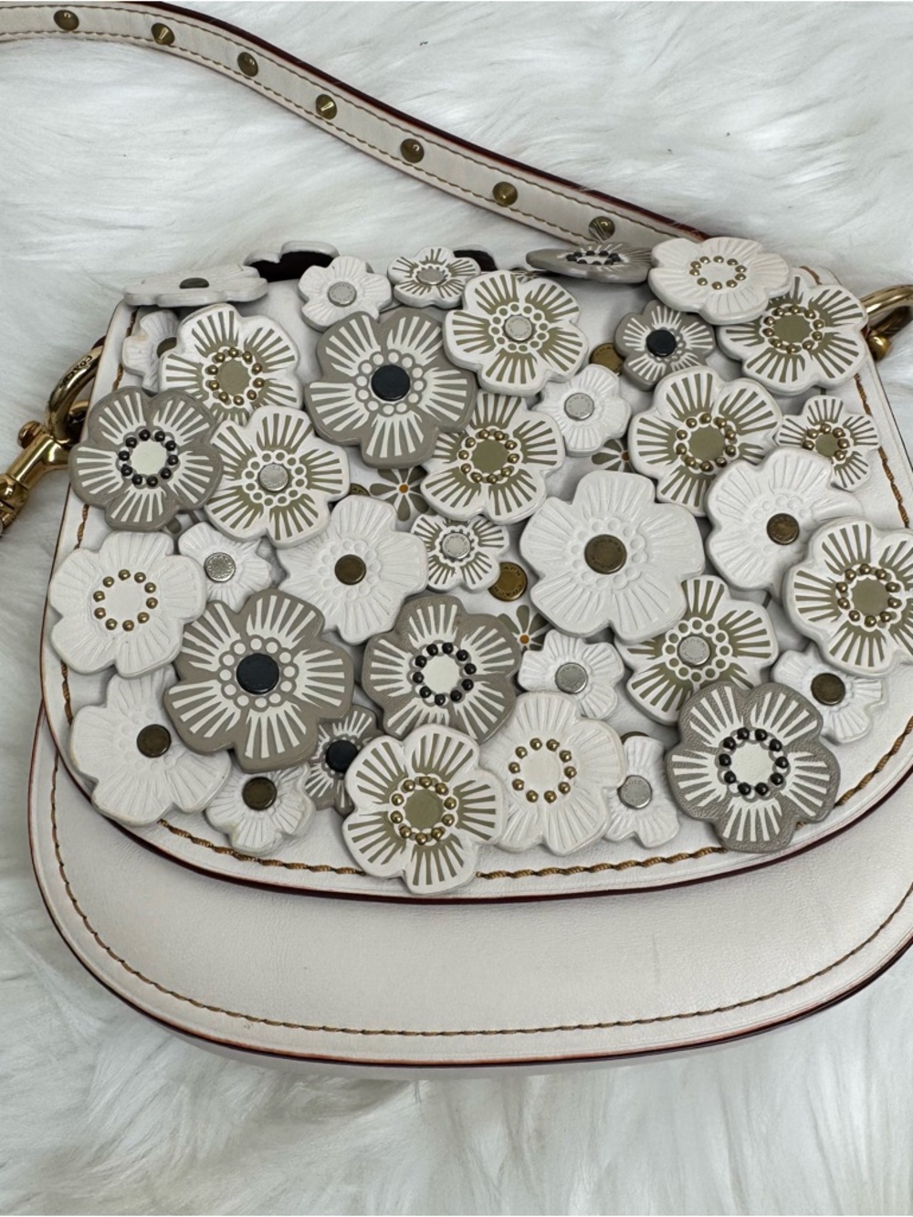 Coach 1941 Tea Rose Leather Saddle bag - Picture 4 of 9